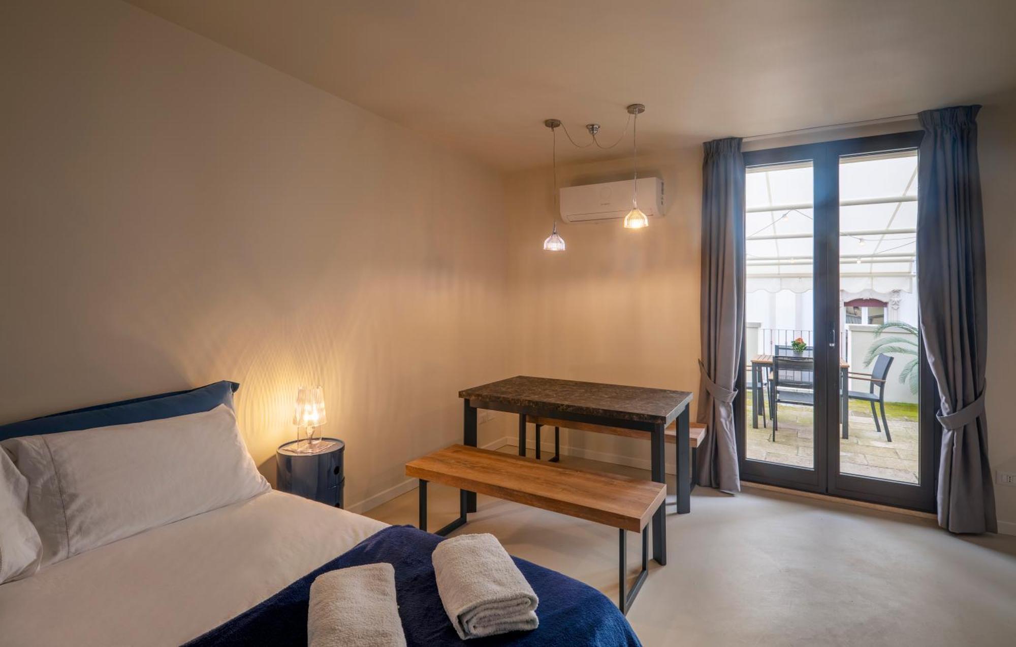 Blu Mazzini 1 - Appartamento Luxury Con Terrazza Privata Lecce Bagian luar foto